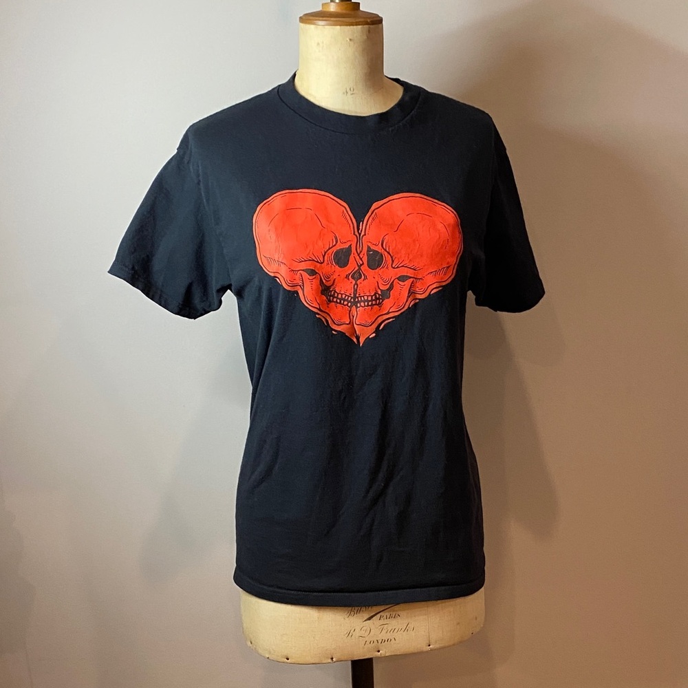 Friday Jr. Skull Heart Graphic T-Shirt | Black & Red |